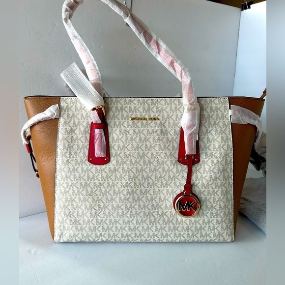 Michael Kors NWT Voyager Leather and Signature Printed Canvas Tote - Picture 1 of 12